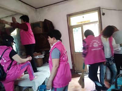 白塔镇:&ldquo;美在家庭 心系贫困老人 情暖计生家庭&rdquo; 巾帼志愿服务在行动